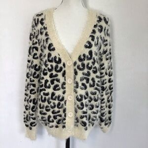 POL Women Elegant Fuzzy Black and Cream Leopard Button Up Cozy Soft Sweater M